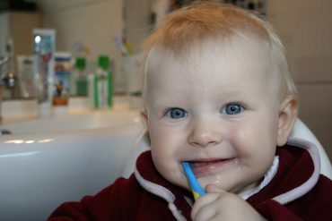 Ząbkowanie u dziecka – jak złagodzić ból?